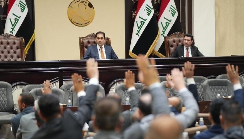اللجنة المالية تقترح رفع سن التقاعد إلى 63 عاماً
