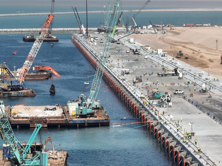 وزارة النقل: تقدم كبير في مشروع طريق التنمية وميناء الفاو الكبير