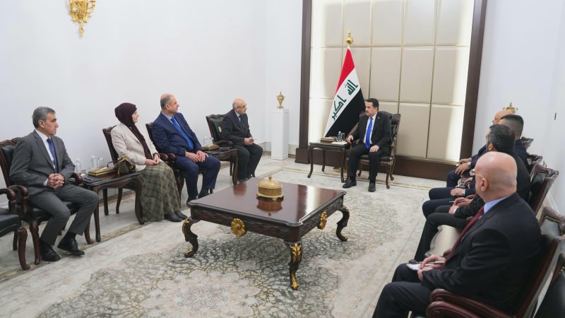 السوداني يستقبل الوجبة الأولى من الأطباء العراقيين المغتربين المتطوعين لمساندة ودعم القطاع الصحي