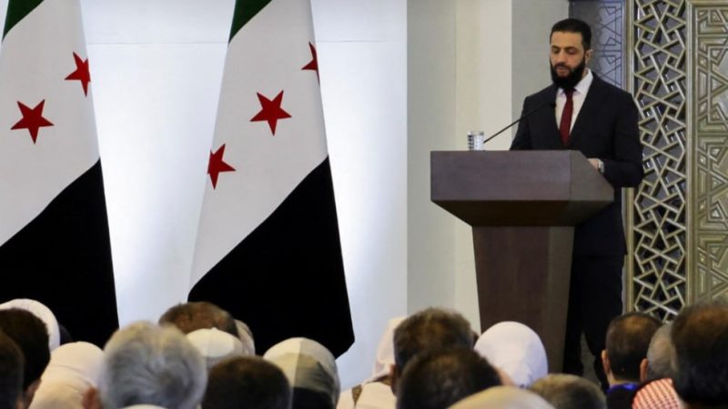 سوريا: اتهامات للحكومة الجديدة بالسعي لإقامة “نظام إسلامي”