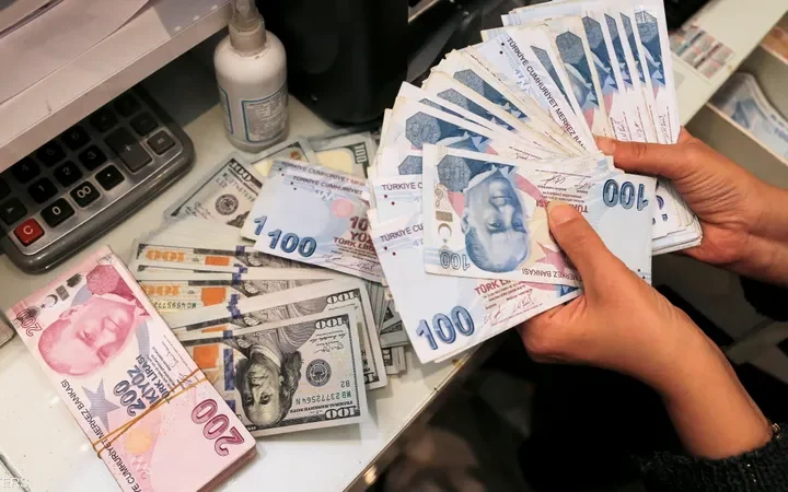 البنك المركزي التركي يتخذ إجراءات للحدّ من تقلبات سعر الصرف