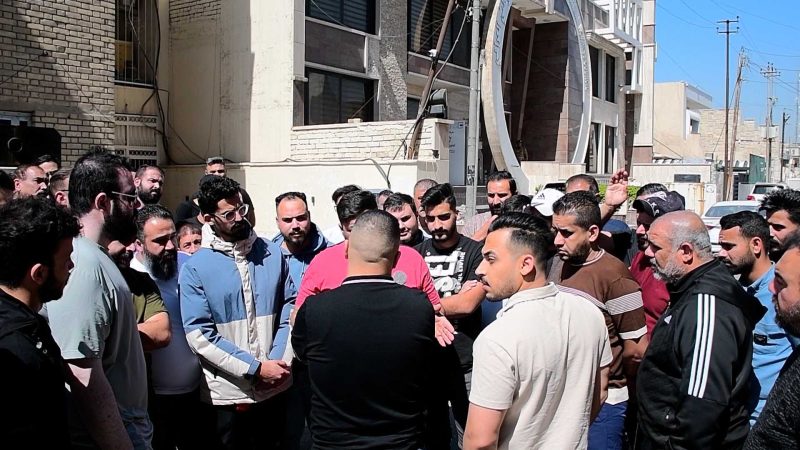 200 سائق في “إيرثلنك” يحتجون على فصلهم المفاجئ