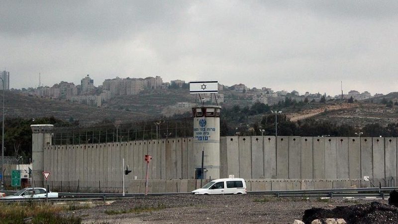 هيئة شؤون الأسرى الفلسطينية: معتقلو سجن مجدو يعانون من المرض والجوع وسط تضييق شديد