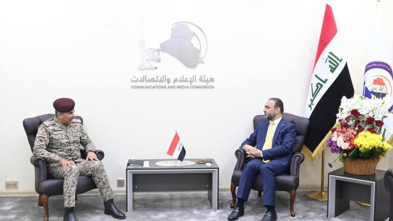 رئيس هيأة الإعلام والاتصالات يبحث مع رئيس خلية الإعلام الأمني جهود مكافحة التضليل الإعلامي