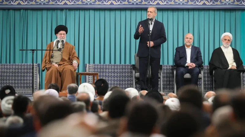 خامنئي يتوعد ترامب.. ويخشى اضطرابات داخلية
