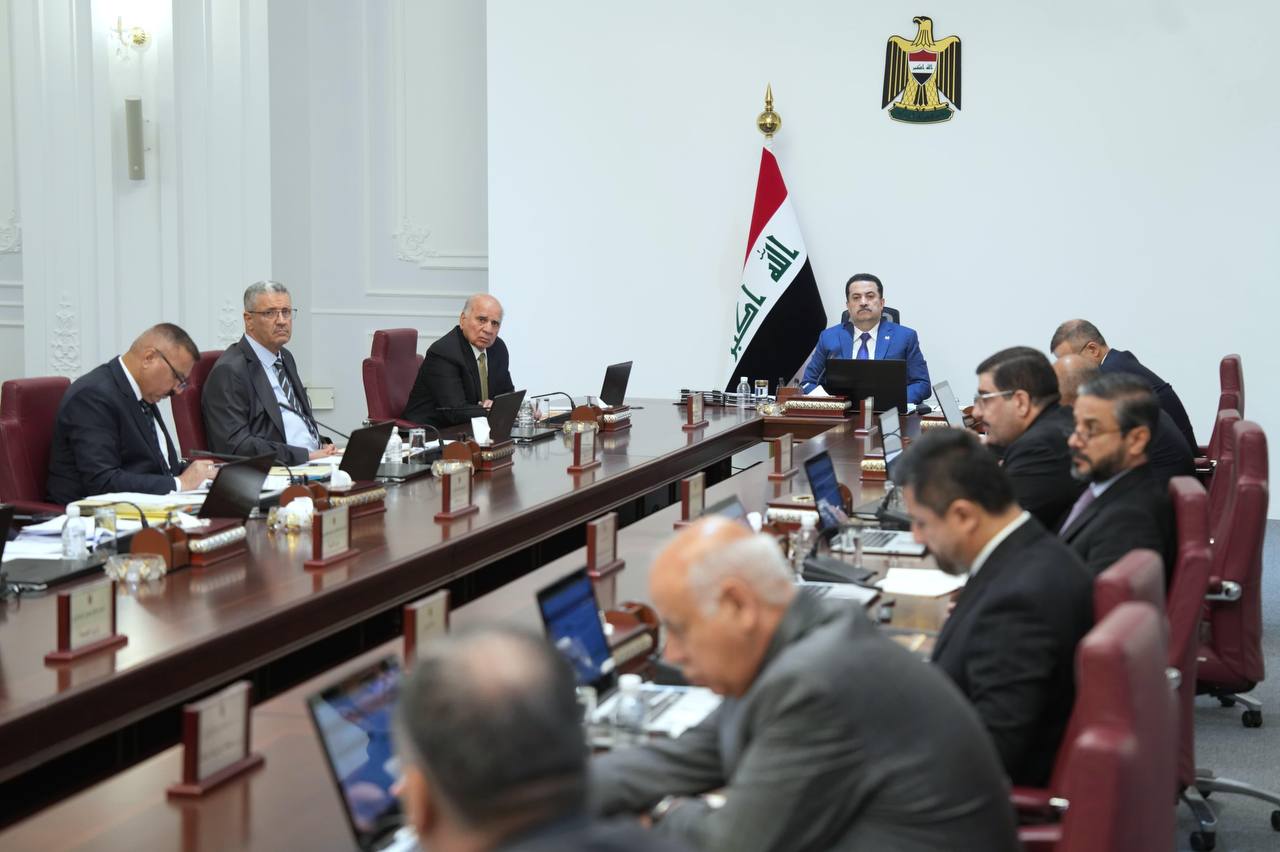 مجلس الوزراء يقر مشاريع استراتيجية ويعزز التعاون الأمني مع إسبانيا