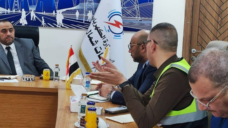 وزير الكهرباء يزور محطة النجيبية في البصرة
