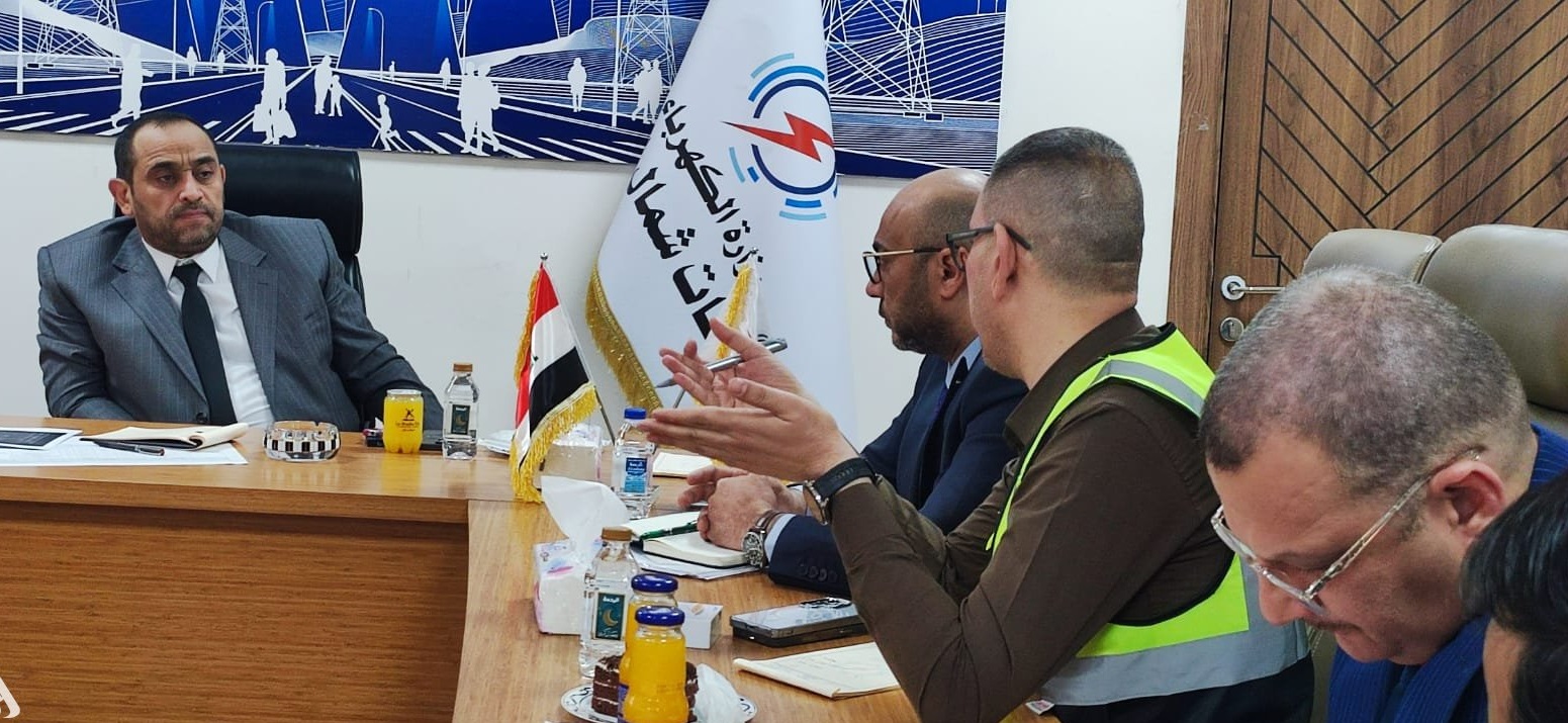 وزير الكهرباء يزور محطة النجيبية في البصرة
