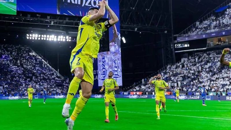 أول تعليق من رونالدو بعد ثنائيته في شباك الهلال