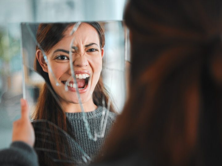 ثورة في تشخيص الأمراض النفسية.. علامة في العين تنبئ بخطر الإصابة بالفصام!