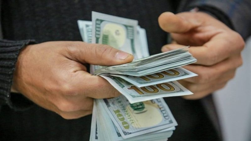 أسعار الدولار تنخفض لتسجل 145.500 دينار لكل 100 دولار