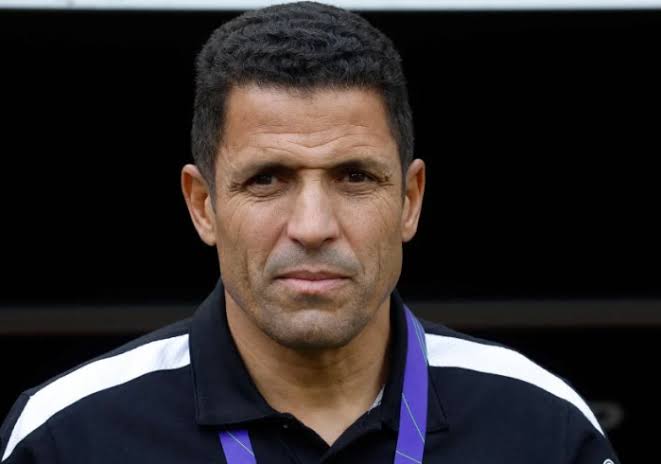 إعلام إماراتي: المغربي الحسين عموته مدرباً لمنتخب العراق