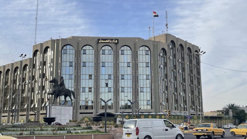 العدل: إطلاق سراح الفي نزيلا منذ تطبيق العفو العام