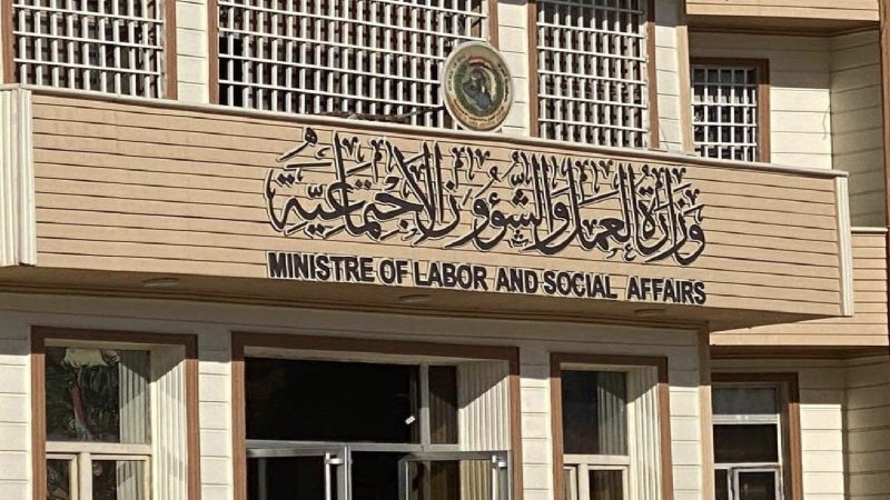 العمل: استقدام العمالة الطبية الأجنبية مشروط بتشغيل 80 عراقيا
