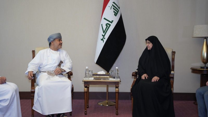 العراق وعمان يبحثان تعزيز التعاون في الاتصالات والتحول الرقمي
