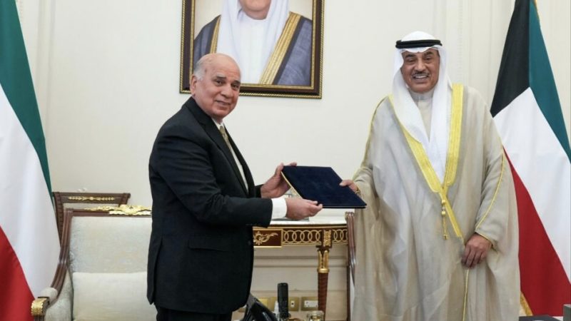 وزير الخارجية يسلم ولي عهد الكويت دعوة للمشاركة في القمة العربية ببغداد
