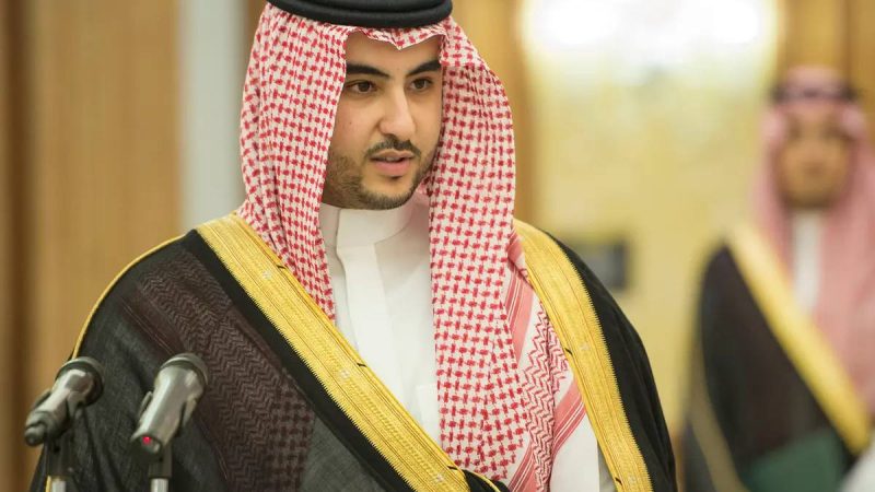 وزير الدفاع السعودي خالد بن سلمان يصل إلى طهران في زيارة رسمية