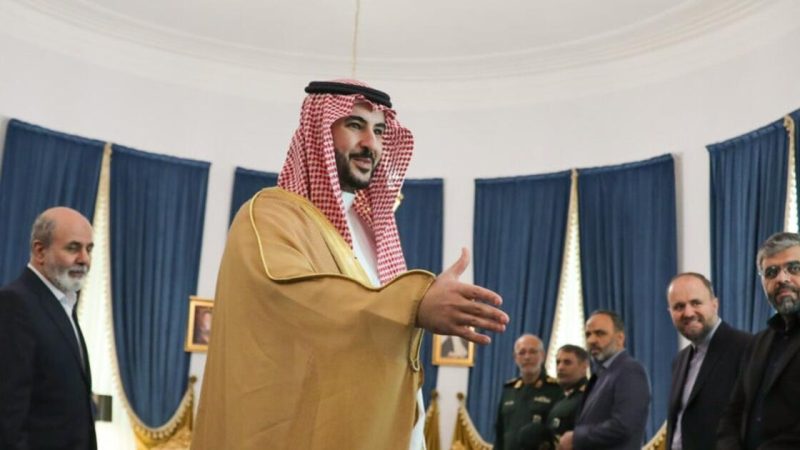 مصادر: السعودية تسعى لجمع الرئيس الإيراني وترامب في الرياض