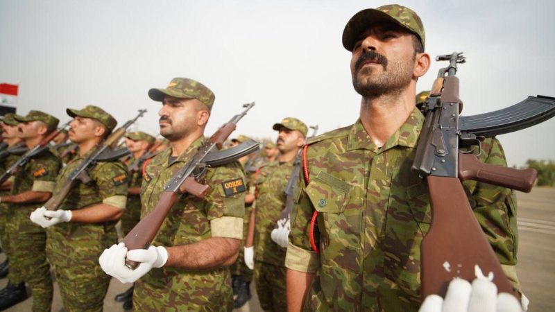 الحشد الشعبي يخرج دورة ضباط الصف النموذجية الأولى