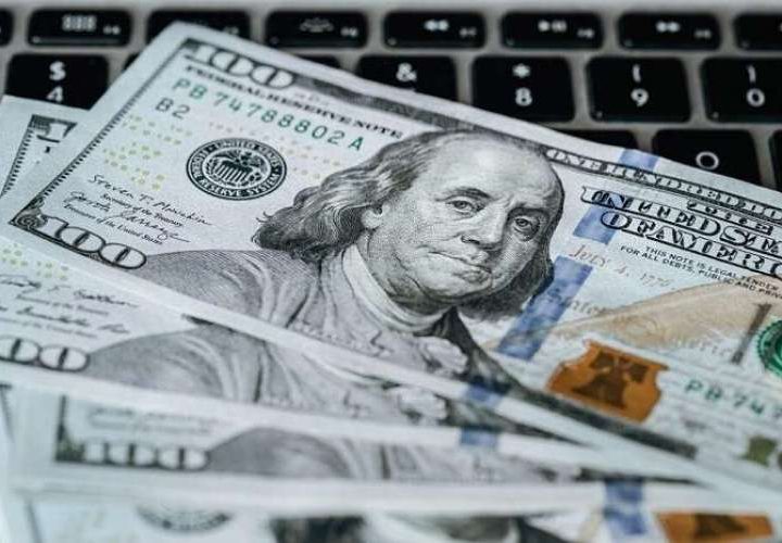 قائمة صباحية باسعار الصرف في بغداد.. 145750 ديناراً لكل 100 دولار