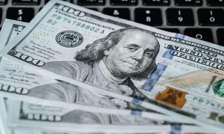 مع نهاية الأسبوع.. أسعار الصرف تسجل 145500 دينار لكل 100 دولار في بغداد