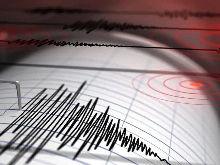 زلزال قوي بقوة 5 درجات يضرب مدينة قرب طهران