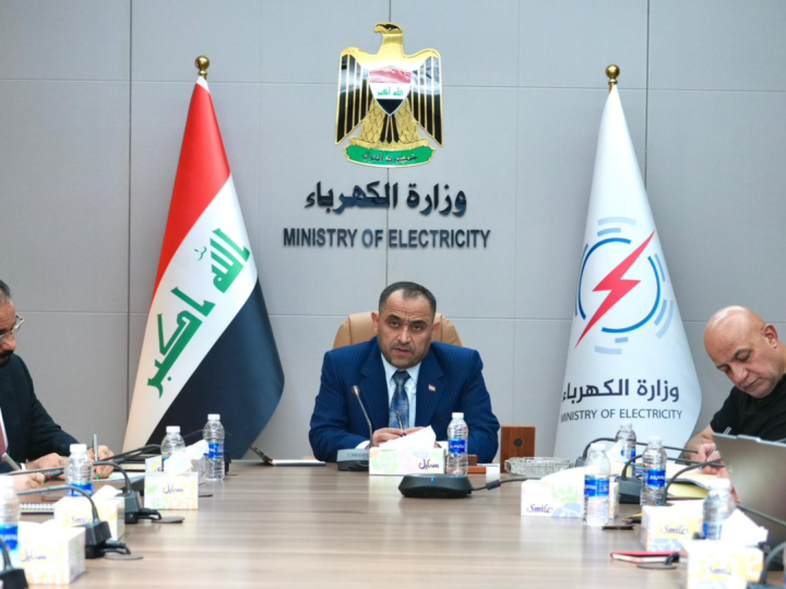 العراق يبحث مع شركة إماراتية بناء محطات طاقة شمسية
