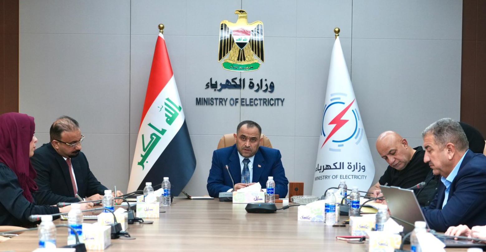 العراق يبحث مع شركة إماراتية بناء محطات طاقة شمسية