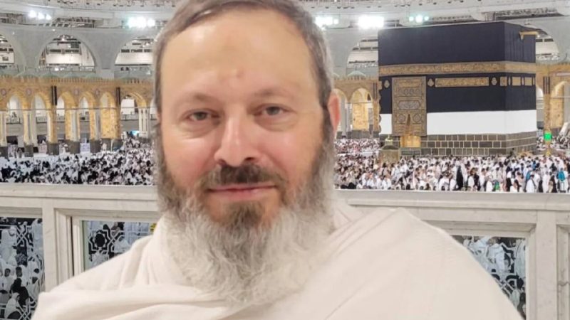 الإفراج عن رجل الدين الإيراني قاسميان وعودته إلى طهران عبر دبي
