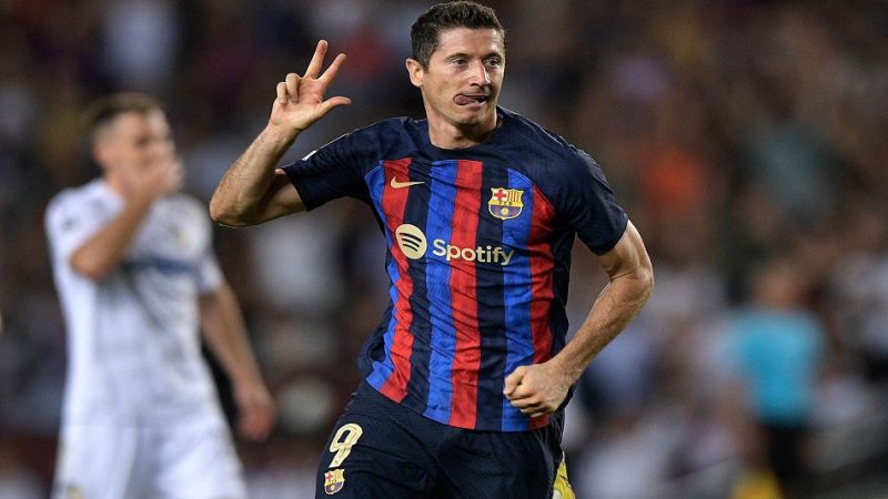 برشلونة يستعيد خدمات ليفاندوفسكي