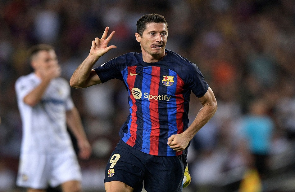 برشلونة يستعيد خدمات ليفاندوفسكي