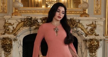 هيفاء وهبي تحتفل بعيد العمال بتحية لفريقها الإبداعي