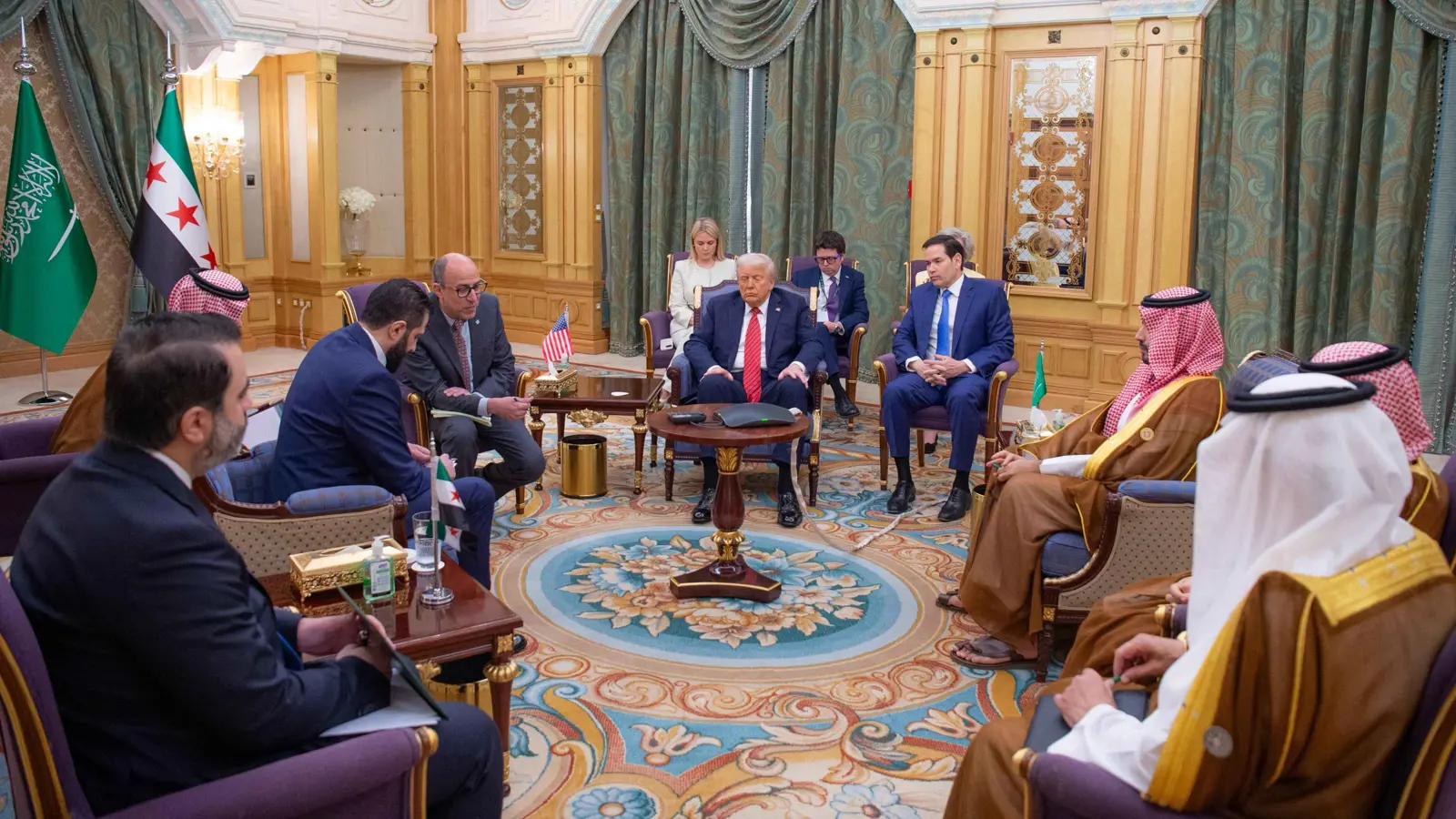 ترامب يدعو الشرع لإبرام سلام مع إسرائيل