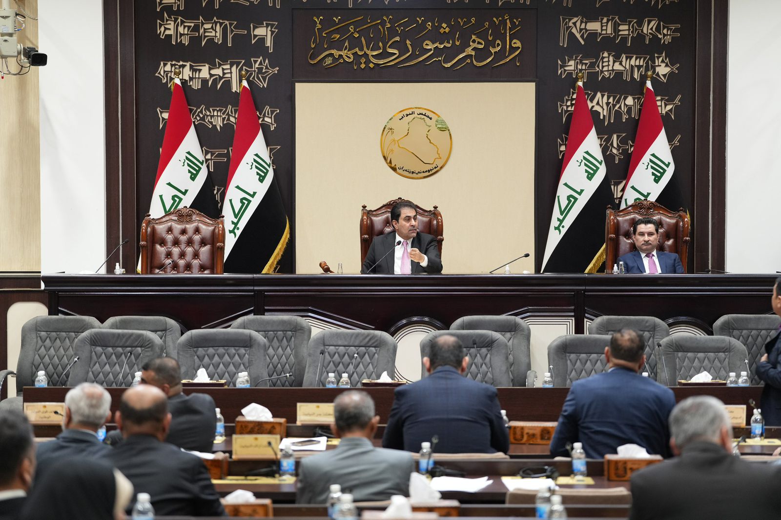 المندلاوي يلاحق النواب المتغيبين: خصم من الرواتب ونشر الأسماء
