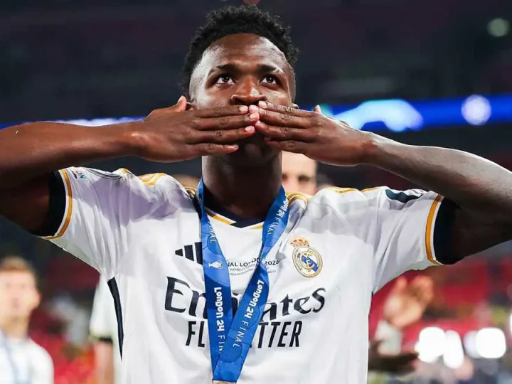 تقارير: فينيسيوس يوقع عقداً جديداً مع ريال مدريد براتب ضخم