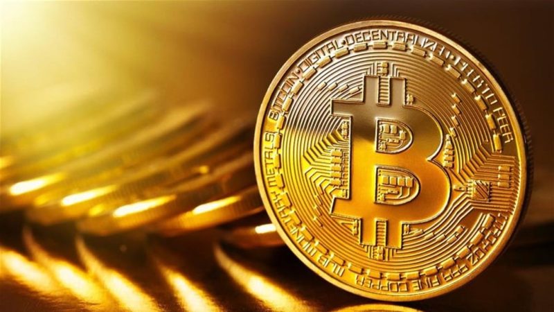البتكوين يكسر حاجز الـ105 ألف دولار