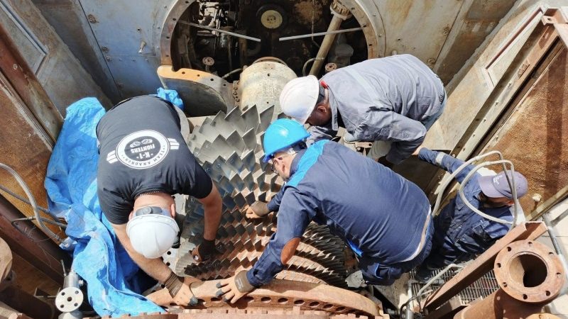 الكهرباء تنجز أعمال الفحوصات لمنظومة ريش توجيه الهواء الداخل لمحطة غازية في بغداد