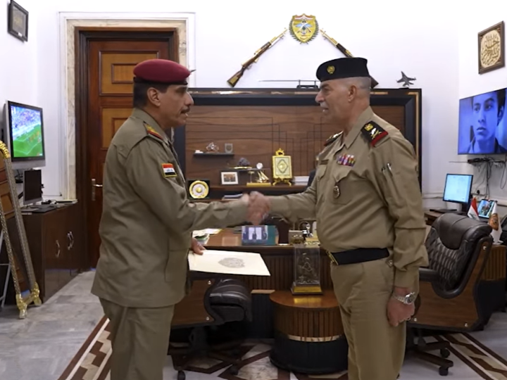 رئيس أركان الجيش يوجه بتطوير الأكاديمية العسكرية وتعزيز بيئتها التعليمية