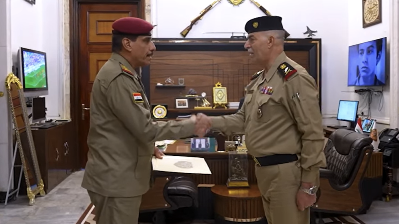 رئيس أركان الجيش يوجه بتطوير الأكاديمية العسكرية وتعزيز بيئتها التعليمية