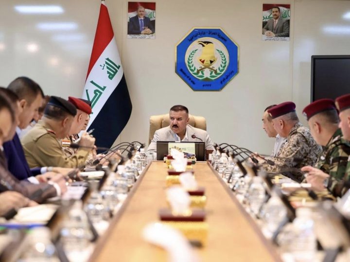 وزير الداخلية يوجّه بتسهيل حركة الزائرين وتأمين زيارة ذكرى استشهاد الإمام الجواد (ع)