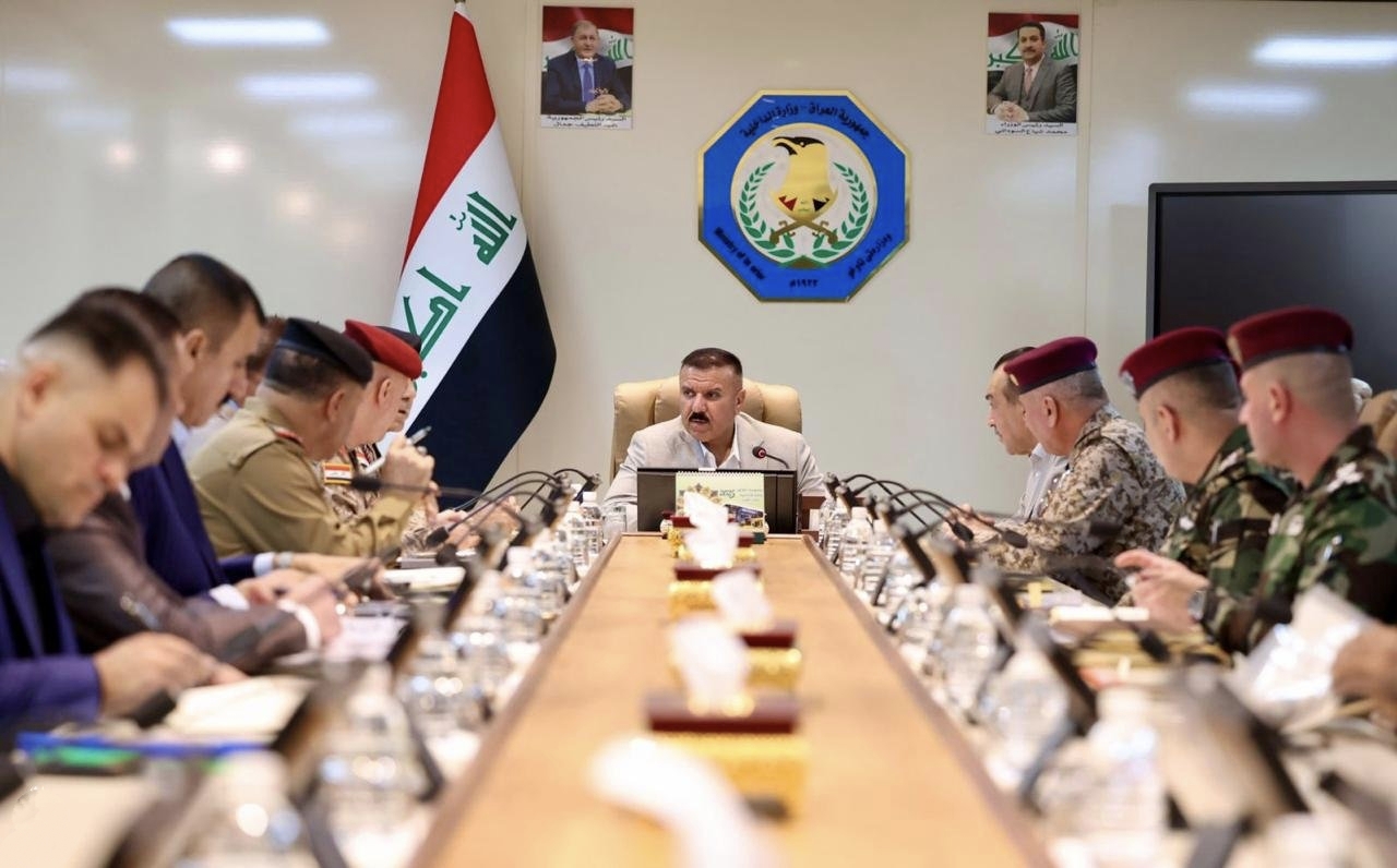 وزير الداخلية يوجّه بتسهيل حركة الزائرين وتأمين زيارة ذكرى استشهاد الإمام الجواد (ع)