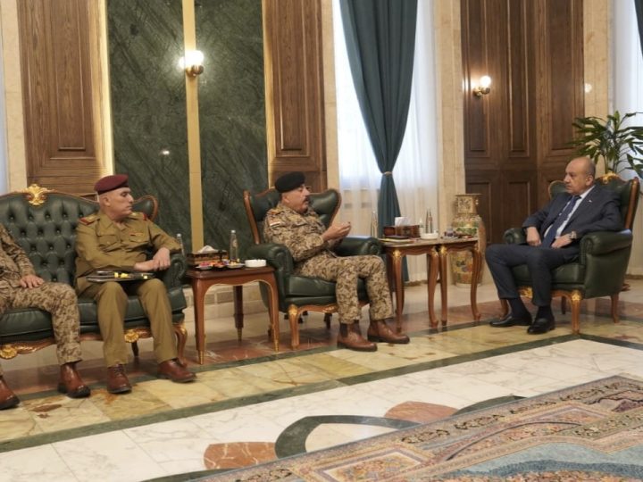 وزير الدفاع يطلع على تحقيقات حادث الكلية العسكرية الرابعة ويؤكد محاسبة المقصرين
