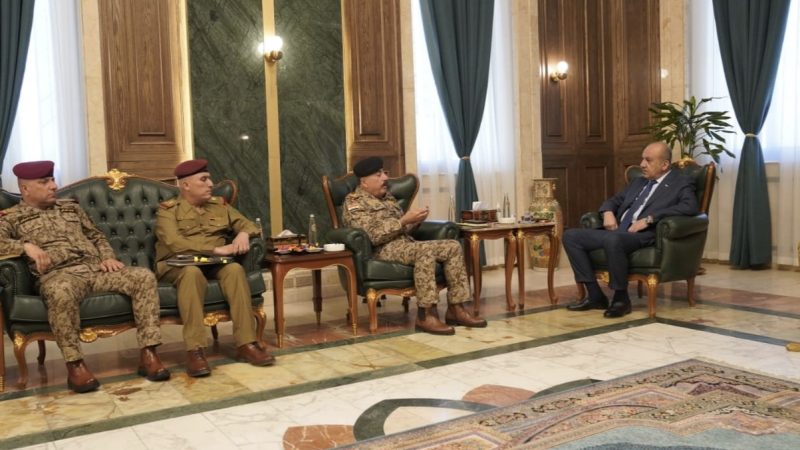 وزير الدفاع يطلع على تحقيقات حادث الكلية العسكرية الرابعة ويؤكد محاسبة المقصرين
