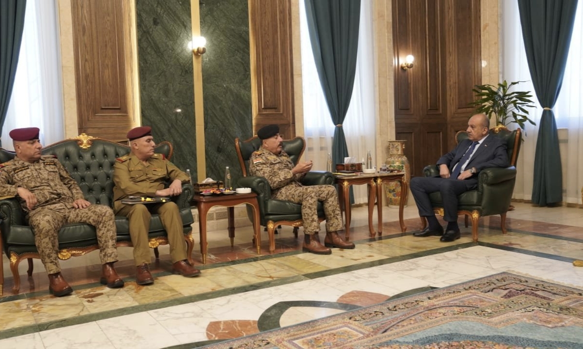 وزير الدفاع يطلع على تحقيقات حادث الكلية العسكرية الرابعة ويؤكد محاسبة المقصرين