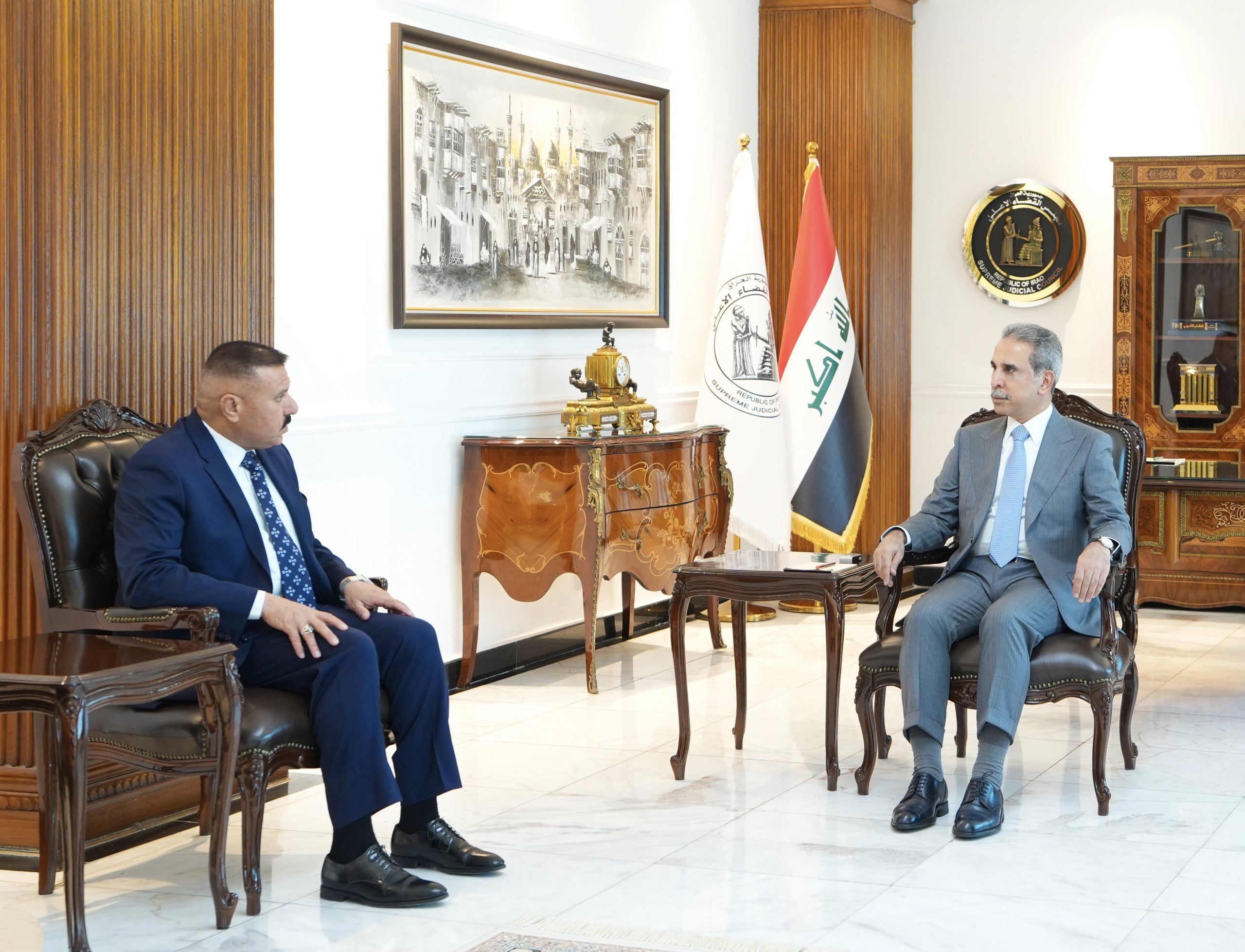 القضاء ووزارة الداخلية يبحثان تعزيز التعاون لمكافحة الجريمة