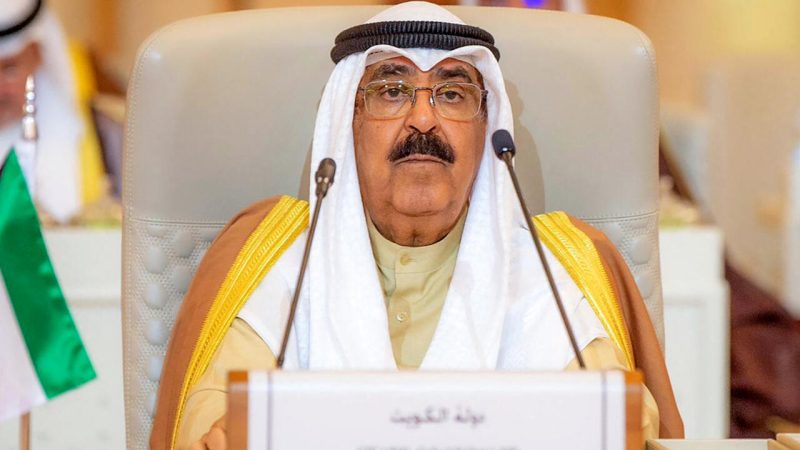 قمة بغداد مهددة بغياب أمير الكويت