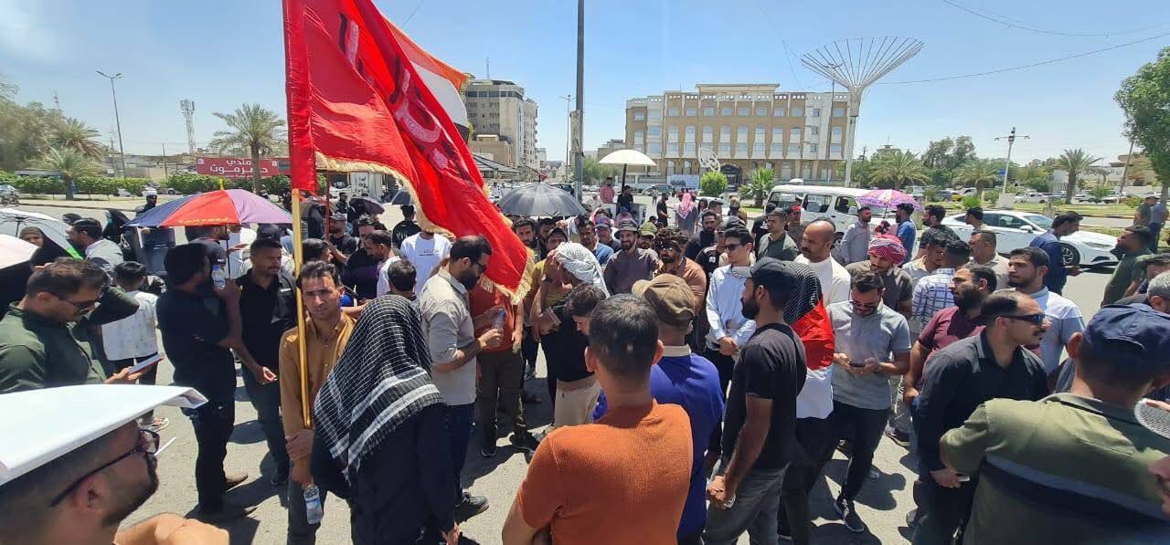 عشرات الخريجين يتظاهرون في النجف للمطالبة بوظائف