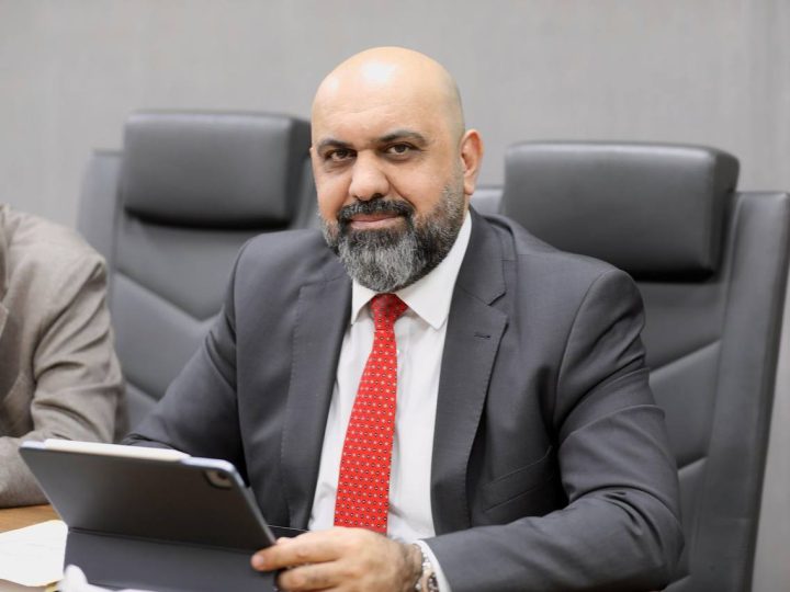 الاعلام والاتصاللات تعلن عن دعم المنظومة الإعلامية الوطنية وتيسير مهام وسائل الإعلام خلال القمة العربية