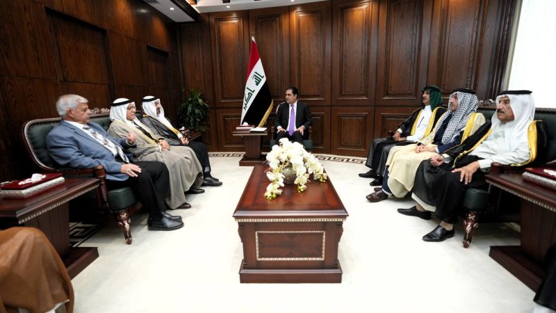المندلاوي يبحث مع شيوخ ووجهاء منطقة السيدية احتياجاتها من الخدمات