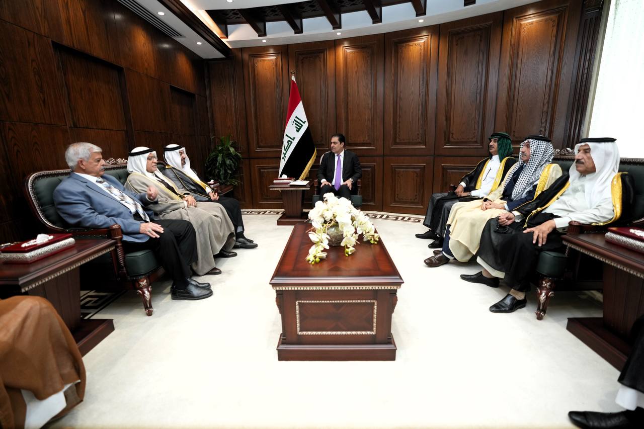 المندلاوي يبحث مع شيوخ ووجهاء منطقة السيدية احتياجاتها من الخدمات